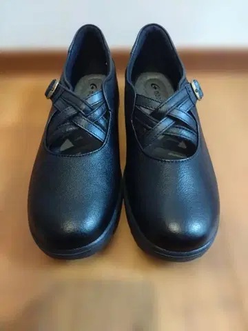 미사용 새상품 문스타 펌프스 블랙 23.0