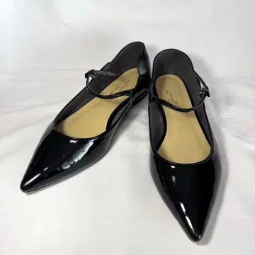 르 탈론 스틸레토 스트랩 플랫슈즈 에나멜 블랙 25cm