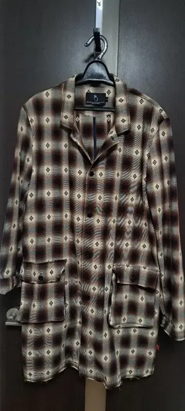 버지 체크 셔츠