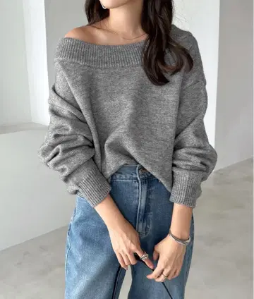 볼륨 소매 오프숄더 니트 탑