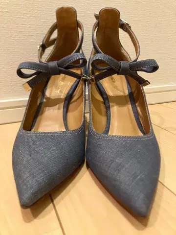 STRAWBERRY FIELDS 스트랩 하이힐