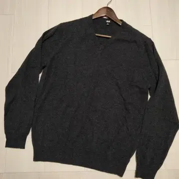 유니클로 캐시미어 100% 스웨터 짙은 그레이 남성용 XL