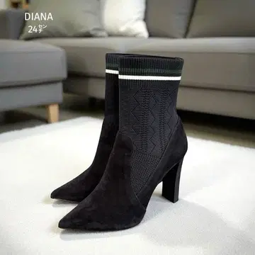 새상품급 DIANA 다이애나 삭스 부츠 (24cm) 네이비 스웨이드