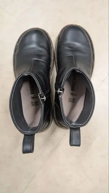 BIRKENSTOCK 블랙 사이드 지퍼 부츠