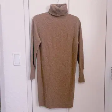 미사용 새상품 유니클로 3D 프리미엄 라무 터틀넥 니트 원피스