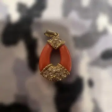 [ 가격 인하 ] 오렌지 후프형 목걸이 스톤 포함