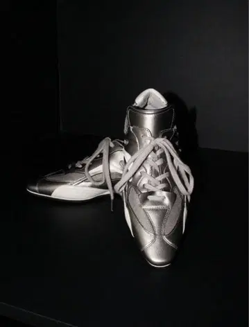 eon 실버스틸레토 스니커즈