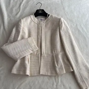 내추럴 뷰티 베이직 트위드 노카라 자켓