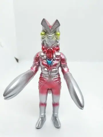 울트라맨 소프트 비닐 발탄 성인 재도색