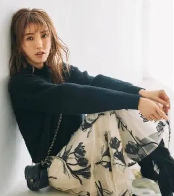 JUSGLITTY 튤립 자수 머메이드 스커트