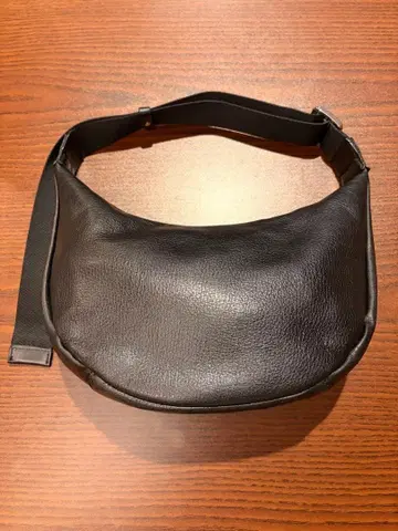 russet 소프트 가죽 라운드 숄더백