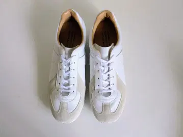 [ 새상품급 가격 인하 불가 ] 저먼 트레이너 42 (26.5~27.5)