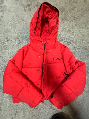 RVCA 후드 부착 다운 자켓 빨간색