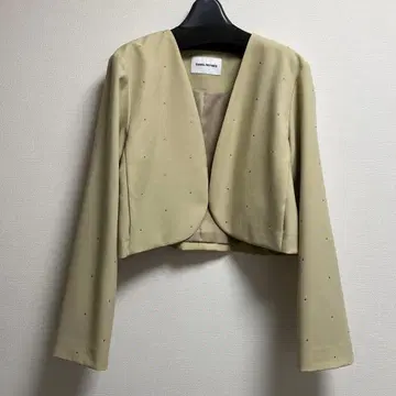 EMMEL REFINES 핫 핏 볼레로 자켓