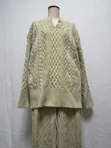 snidel 케이블 니트 스웨터와 팬츠 세트