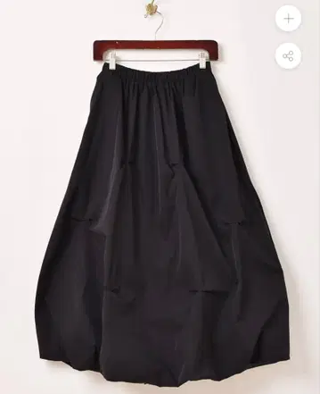 [ 새상품급 ] [ Meridian ] 무지 벌룬 스커트 블랙