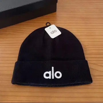ALO YOGA 블랙 니트 모자