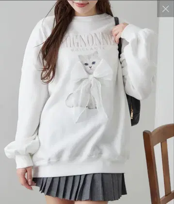 OLIVE des OLIVE 새상품 고양이 맨투맨 속기모 포켓 부착