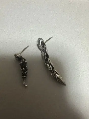 블러디 마리 귀걸이 2점