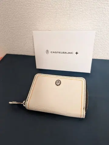 CASTELBAJAC 화이트 코인 케이스