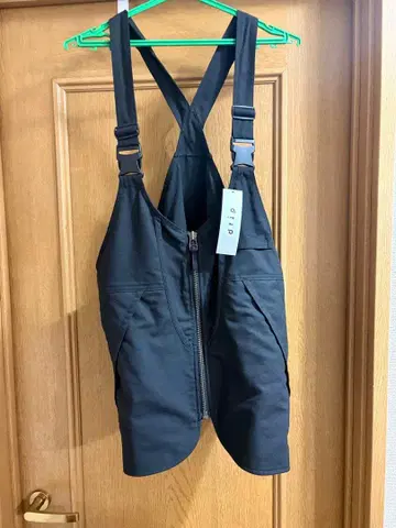 유토비 궁극의 카메라맨 베스트 ML 사이즈 블랙 계열 미사용