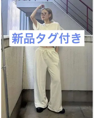 새상품 언그리드 커브 실루엣 스웨트 팬츠 아이보리