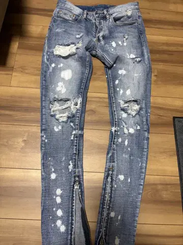 mnml 데미지 가공 라이트 블루 스키니 데님