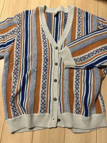 niko and - 빈티지풍 모듬 패턴 가디건