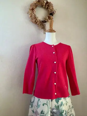 핑크색 긴팔 가디건 펄 버튼