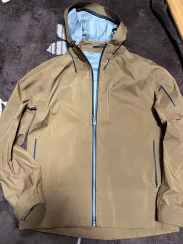 라코스테 후드 부착 브라운 마운틴 후드티