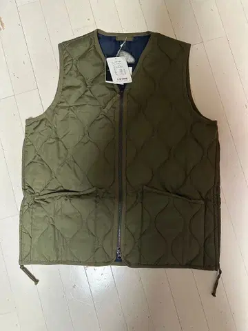 타이온 퀼팅 베스트 새상품 XL 올리브