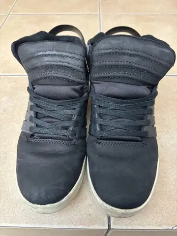 SUPRA. 스카이탑 3 블랙 하이컷 스니커즈