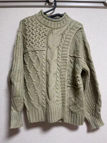 KBF 케이블 니트 베이지 긴팔 스웨터