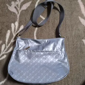 GHERARDINI 실버 숄더백 새상품급