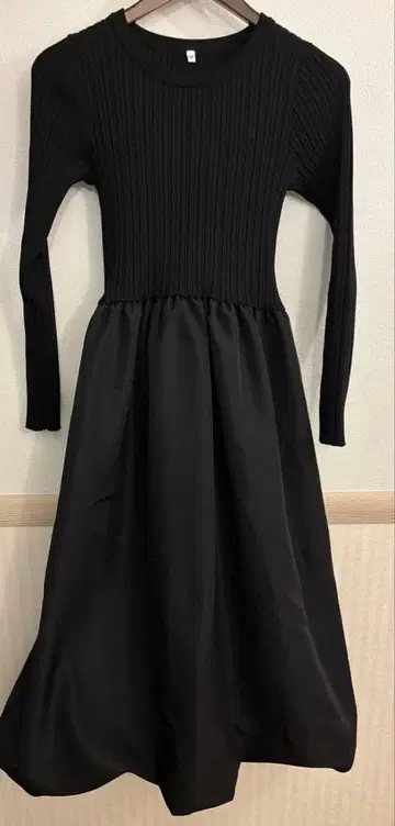 COCA 벌룬 스커트 드레스 블랙