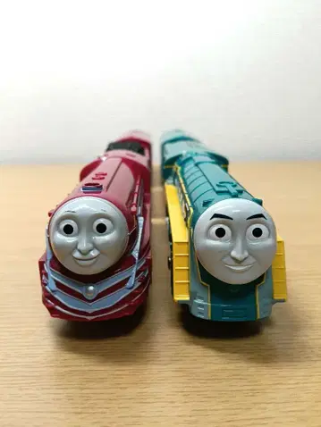 [동작 확인 완료/단종] 코너 & 케이트린 차량 2대 세트