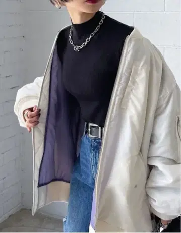 화이트 MA-1 자켓