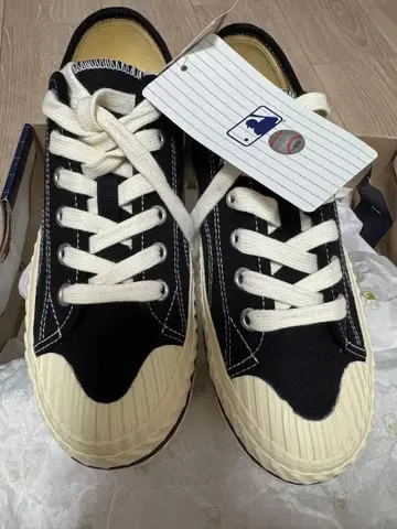 MLB 블랙 캔버스 스니커즈 한국