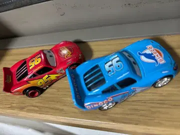 미니카 세트 라이트닝 맥퀸과 다이노코