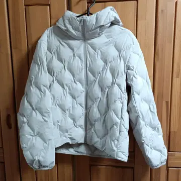 [새상품급] UNIQLO 퍼프 테크 후드티 세탁소 클리닝 완료