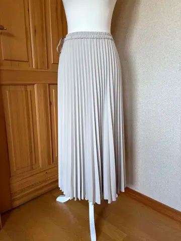 maison de R 메조 드 아르 플리츠 스커트