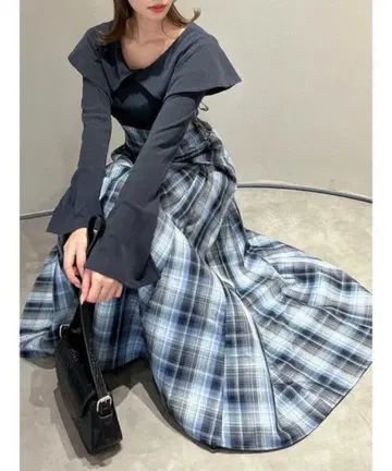 [ 새상품급 ] 더즐린/빅 칼라 체크 코르셋 원피스