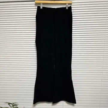 로버트 P. 밀러 블랙 플레어 컷 팬츠