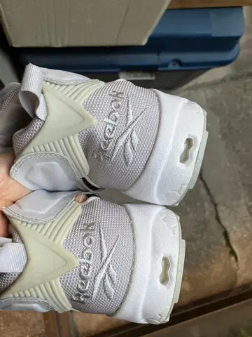 가격 인하 중 Reebok 인스타펌프 화이트