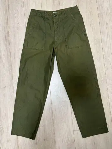 CIOTA 수빈 코튼 백 새틴 베이커 팬츠