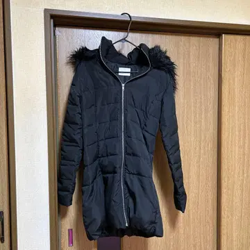 MURUA 후드 부착 블랙 다운 자켓