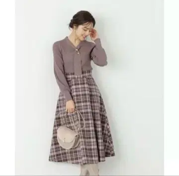 [새상품급] 프로포션 바디 드레싱*턱 플레어 스커트