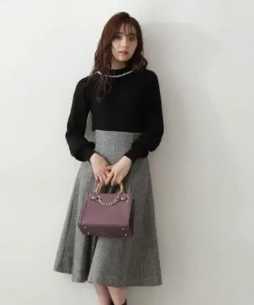 [ 새상품급 ] 프로포션 바디 드레싱*라메 트위드 플레어 스커트