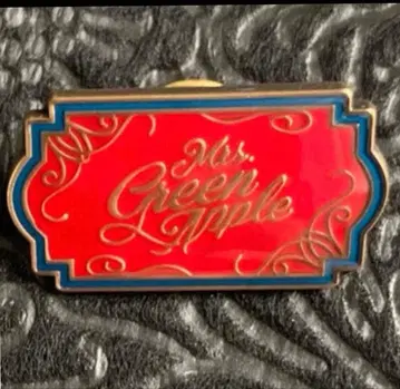 미세스 그린애플 핀 배지