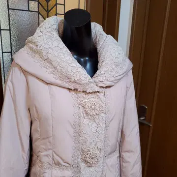 새상품급 슈퍼뷰티 다운 코트(44)